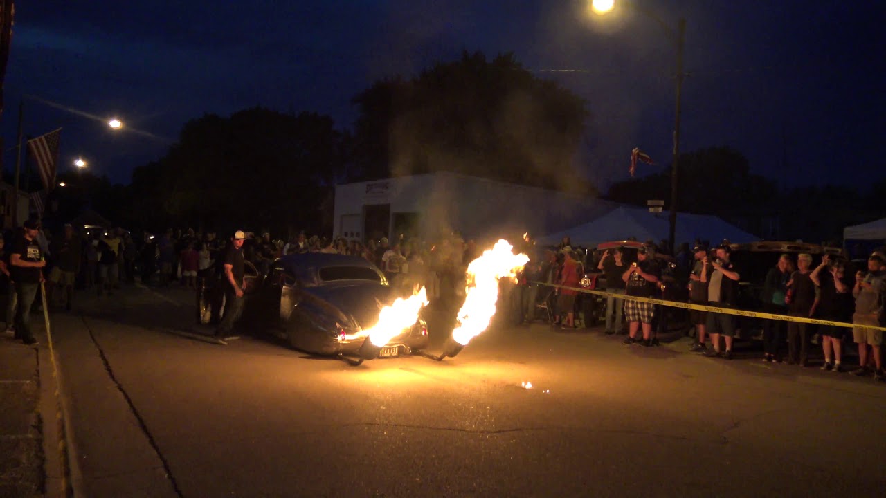 Jim Bailey Shooting FlamesTonica Cruise Night 2017 (4K) YouTube