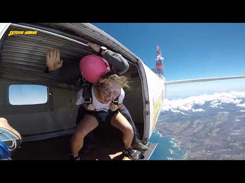 SKYDIVE IN OAHU, HAWAII || 14,000 ft