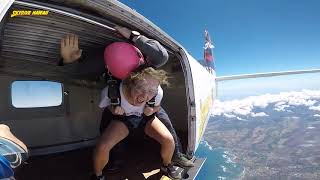 SKYDIVE IN OAHU, HAWAII || 14,000 ft