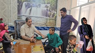 Fulfilling a Father’s Duty: From Reza’s Illness in a Nomadic Family to the Doctor’s Visit