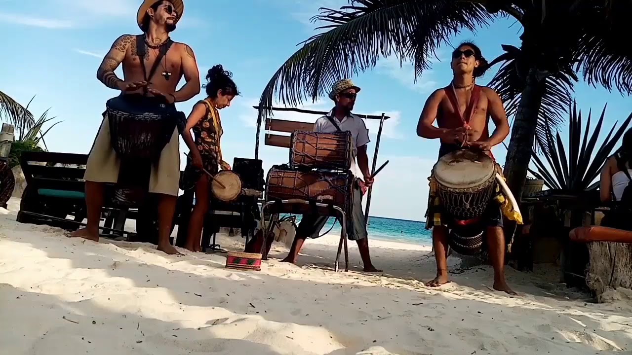 Salvadrumz Solo (BALATUM) playa Maya  tulum Quintana Roo. afrocaribeño. Tulum beach. Drum player