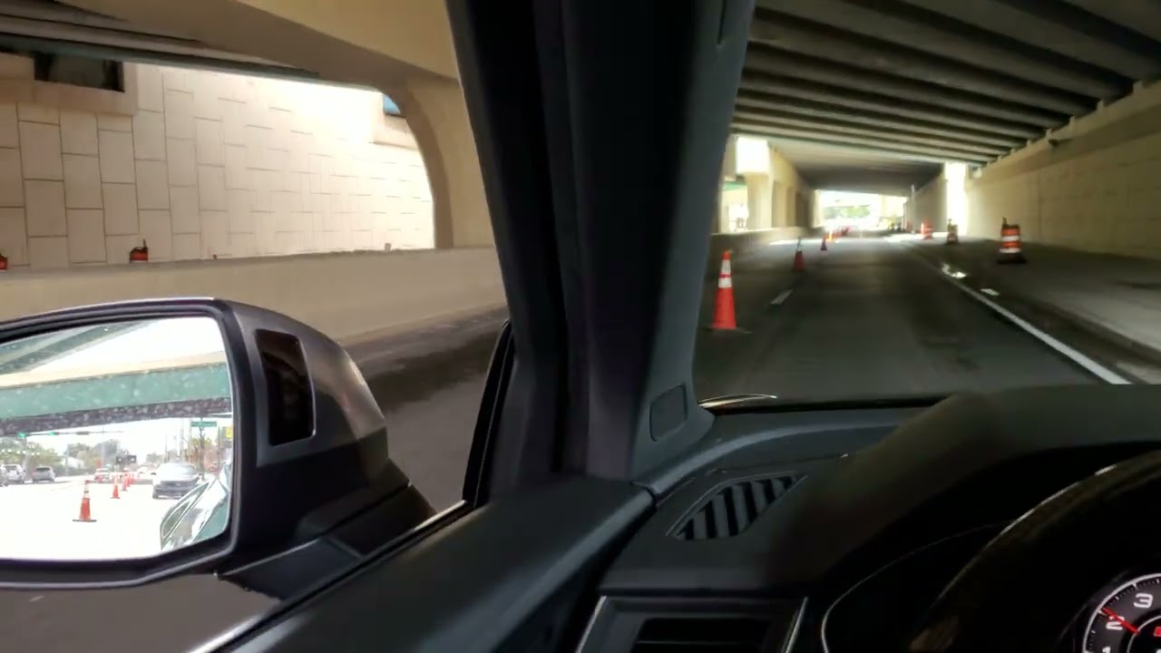 2018 Audi SQ5 quick rip exhaust sound under freeway.