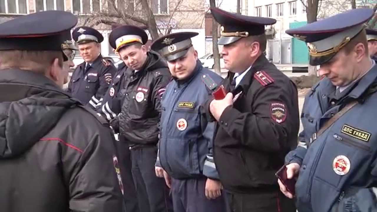 Видео а 4 полицейский