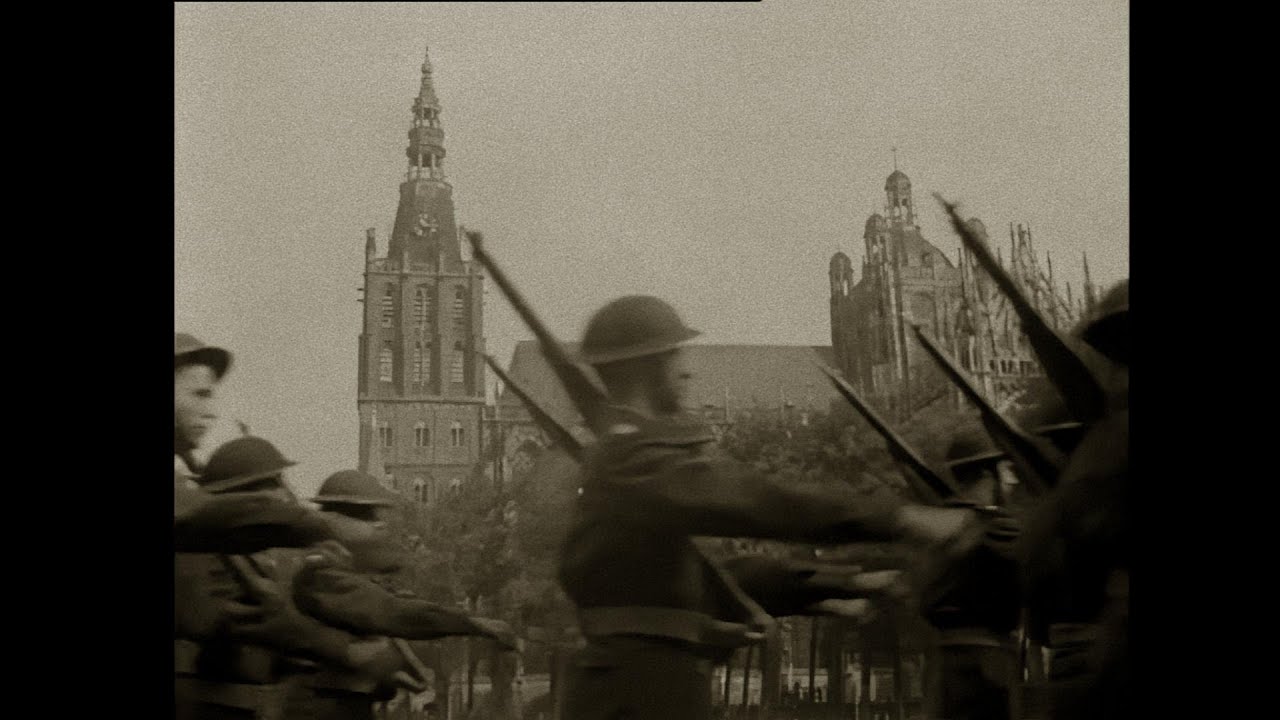 Hertogenbosch 1947 parade regiment stoottroepen bij de Sint Jan.