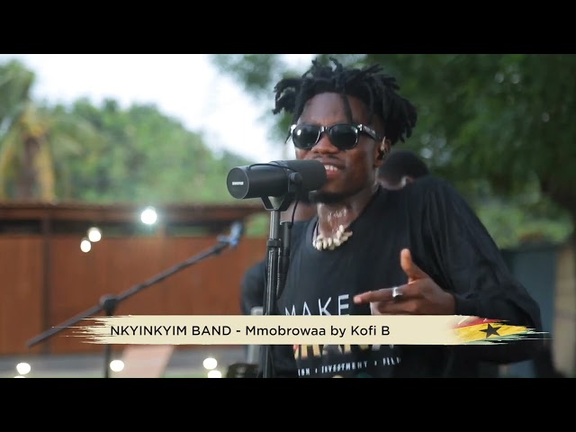 Nkyinkyim Band - Mmɔbrɔwa (Originally by Kofi B) class=