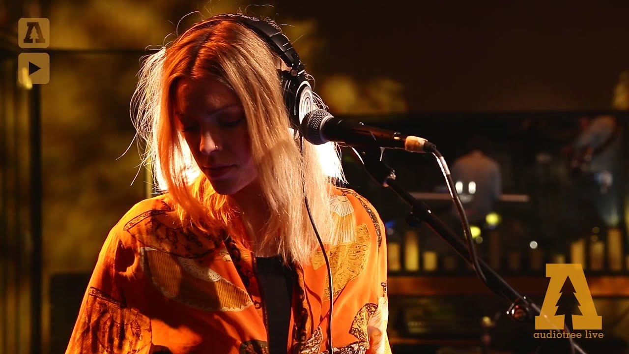 Elenowen - Desert Days | Audiotree Live