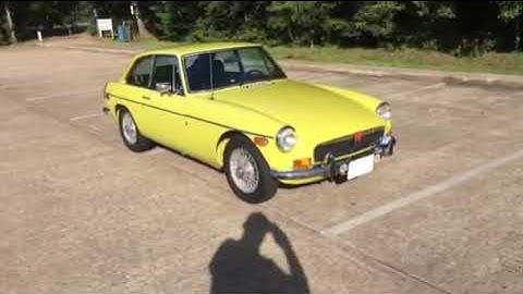 Walk around 1974 MGB GT