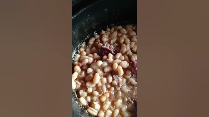 Slow cooking Navy beans finished product