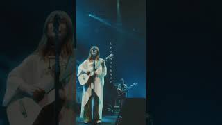 背中合わせで伝わる呼吸