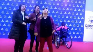 Antidepresan Şarkısını Söyleyip Çılgınlar Gibi Dans Ettik