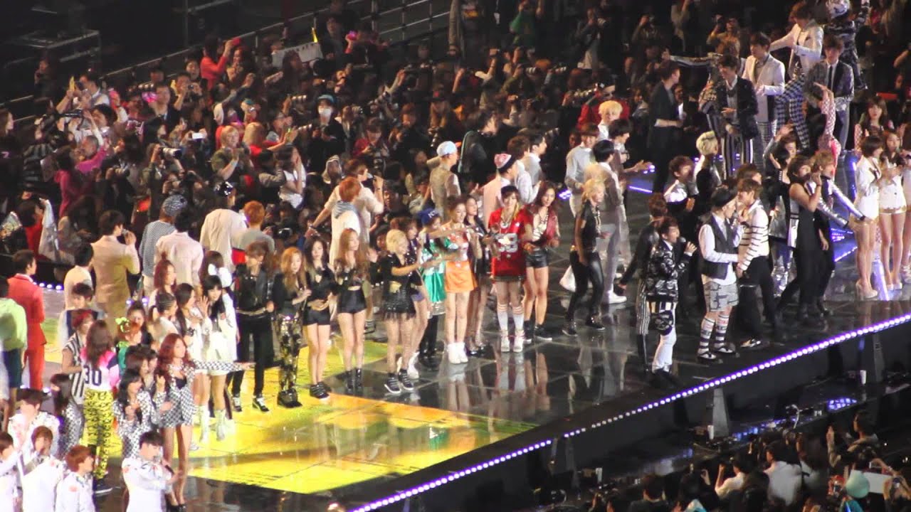 [FANCAM][2013년05월11일 - 드림콘서트] All Stars - Let's Go On Vacation