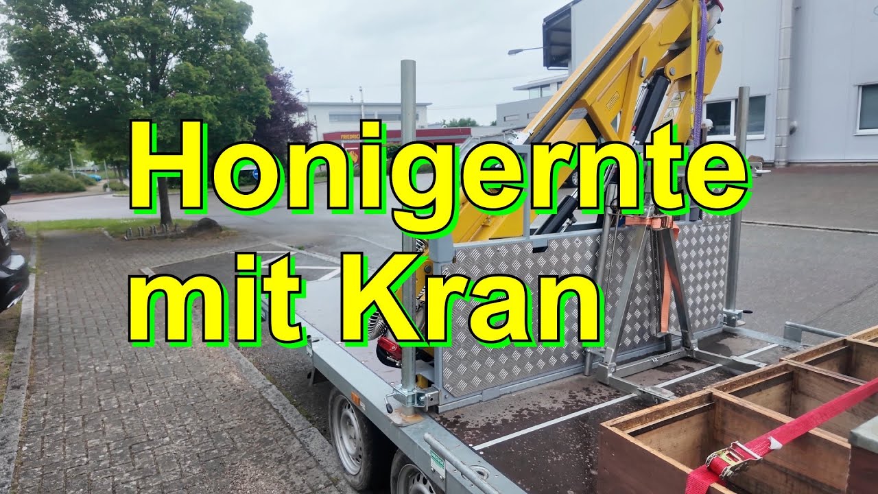 Honigernte mit Kran #wirmachendas