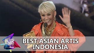 Tak hanya  tampil AGNEZ MO juga bawa pulang piala MAMA 2017