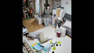 Surprising Fish Toy Reacts Unexpectedly for Man's Touch
