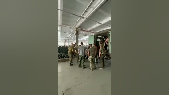 А это та самая база РФ в Новой Каховке, куда они трое суток складывали оружие и боеприпасы