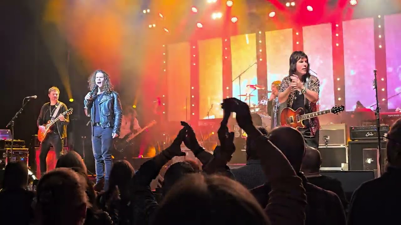 The Classic Rock Show - Rock and Roll (Led Zeppelin)