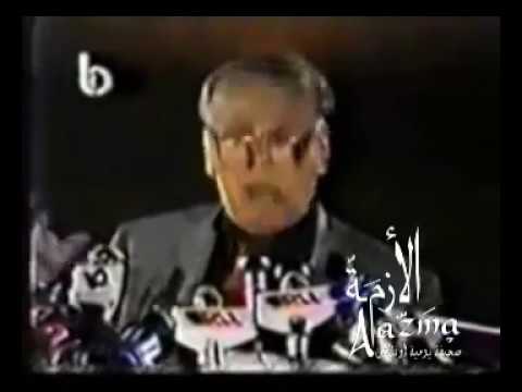 فيديو نادر للشاعر نزار قباني والقاءه لقصيدة  الديك