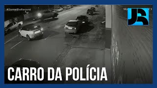 JR de Olho: viatura capota após bater em carro na Grande SP