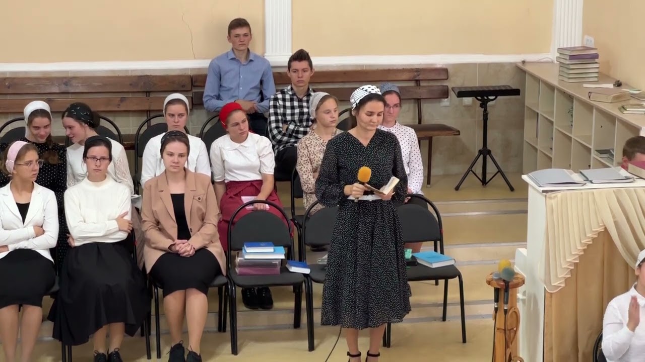 У креста положу