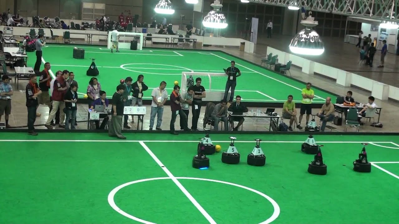 Tech United - CAMBADA (Semi-final WC 2010 Singapore)