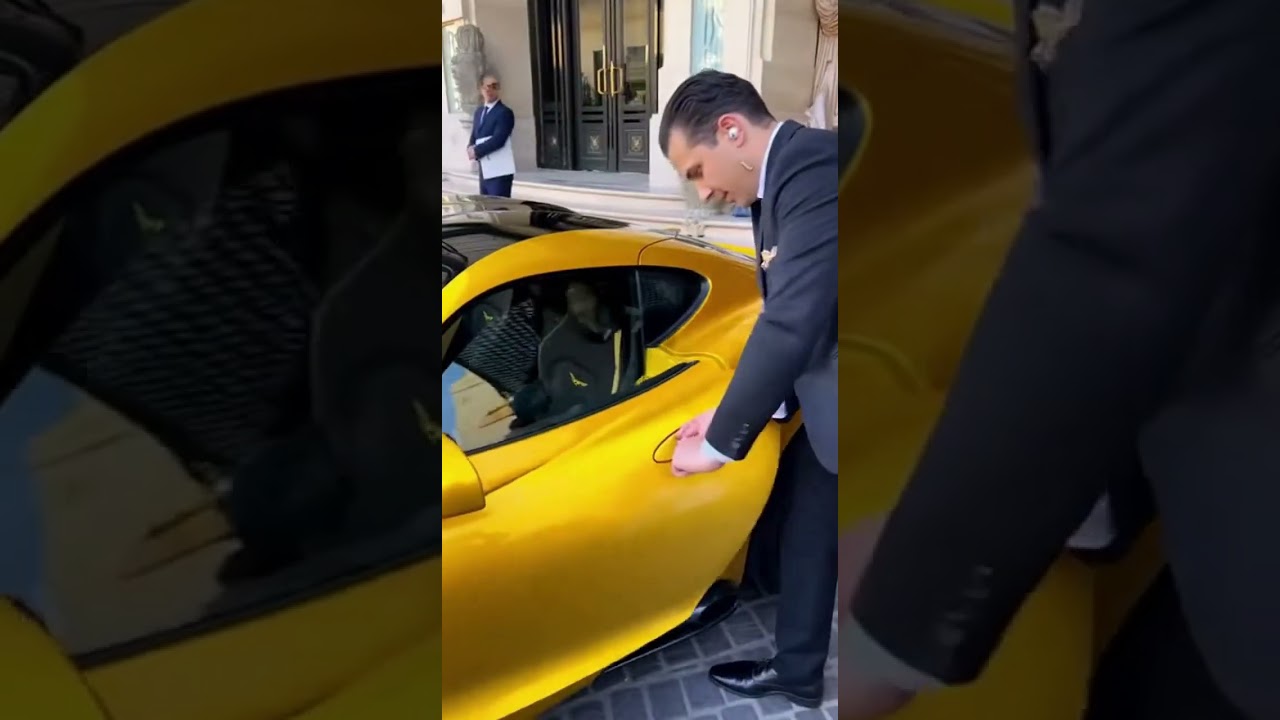 lady bright gold Dodge Viper 2025 - 