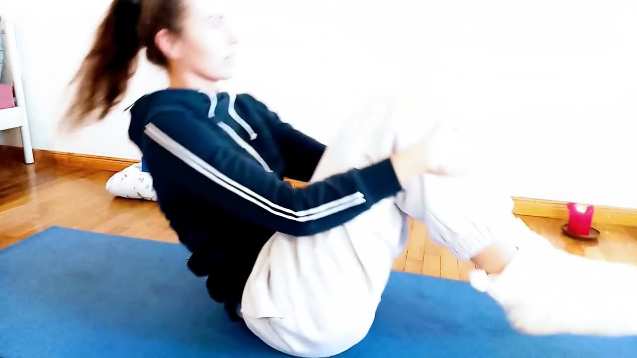 Gentle Yoga Flow | Warm-Up | Deep Stretches | Yoga Block Support