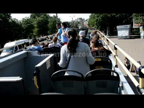 Video: Cum Merg Autobuzele Cu Două Etaje La Moscova