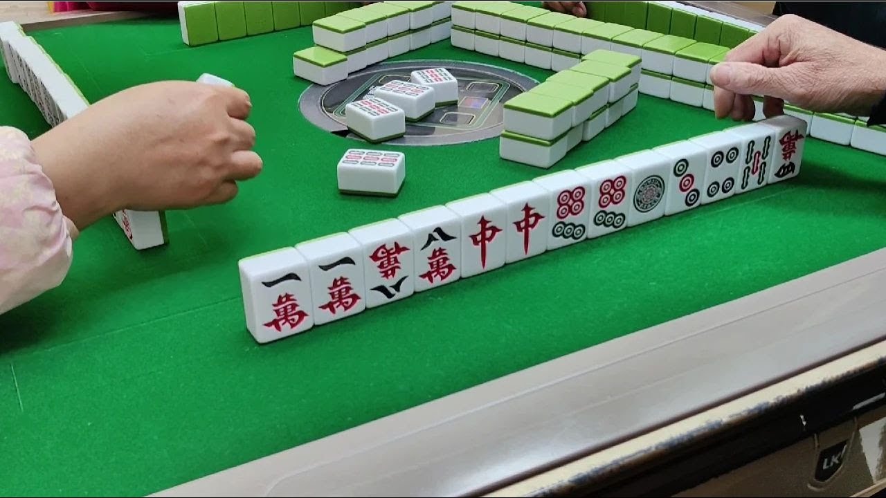 红中麻将,风云争霸,上手双红中在手,自摸没得走 - YouTube