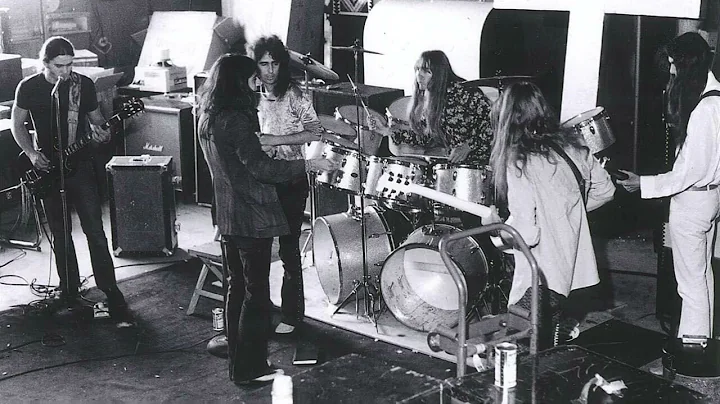 Bob Ezrin talks about Love It to Death by Alice Co...