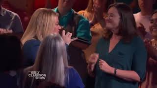 Kelly Clarkson Covers Miss Me More Kelsea Ballerini   Kellyoke