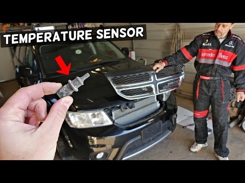 ¿Cómo cambiar el sensor de temperatura del aire ambiente en Dodge Journey, Fiat Freemont?