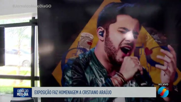 Emocionados, familiares, fãs e amigos de Cristiano Araújo se despedem do  cantor - Nacional - Estado de Minas