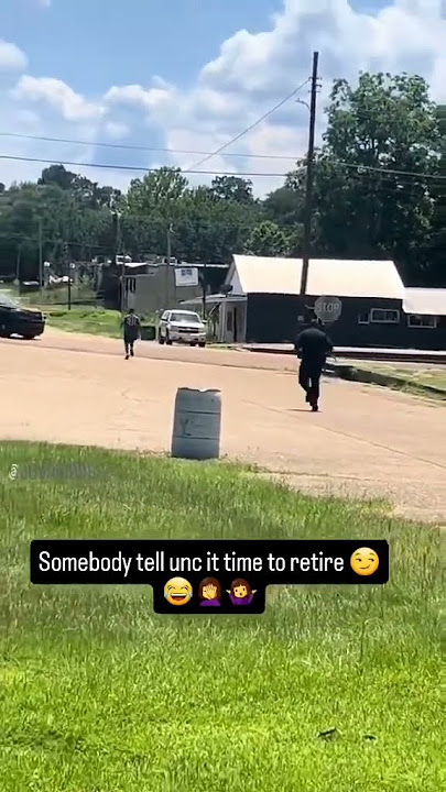 If You A Police Officer Running Like This...Just Retire