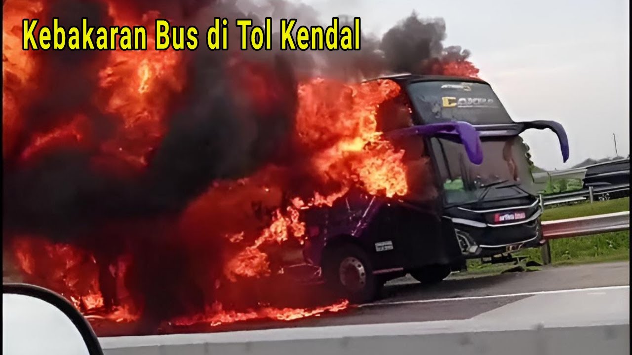 Bus Berlian Jaya terbakar di tol Kendal Arah Semarang