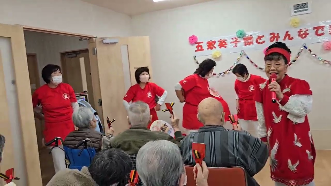 しあわせの花を皆さんと歌いました