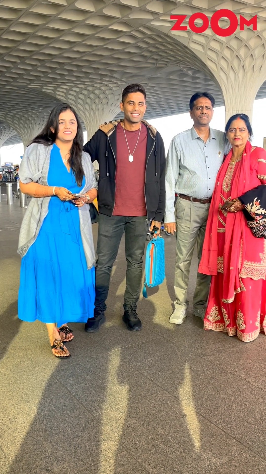 Surya Kumar Yadav happily poses with his family on paps' request at airport #shorts #suryakumaryadav