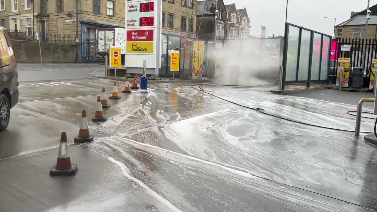 Chewing Gum Removal in Leeds, Bradford, Manchester, Sheffield, Hull | Forecourt Cleaning