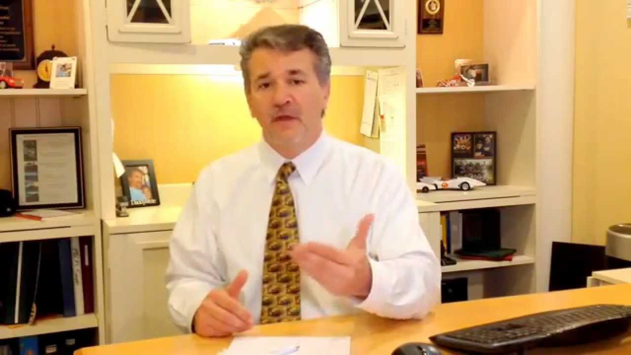 How Do Student Loans Affect Credit Scores? - YouTube