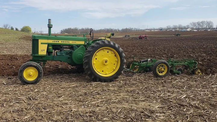 lets go have fun with the John Deere 720