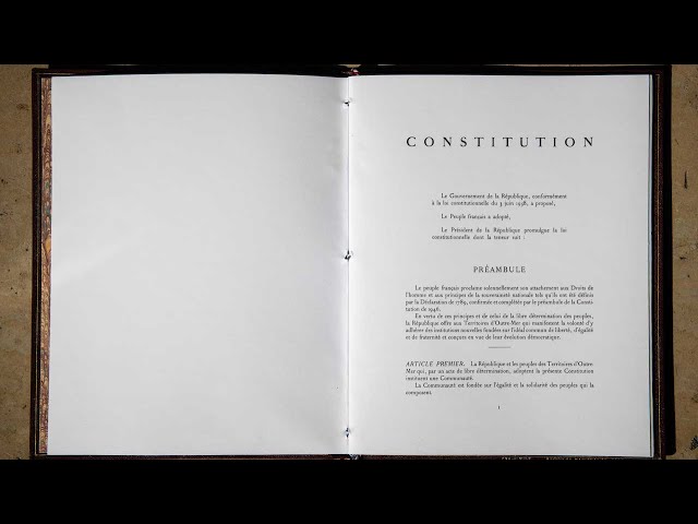 Christian Laurut : Introduction à la critique de la constitution française