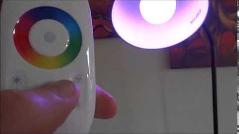 Smartphone or Tablet WiFi Compatible E27 RGB LED, 6W w RF Touch Color Remote