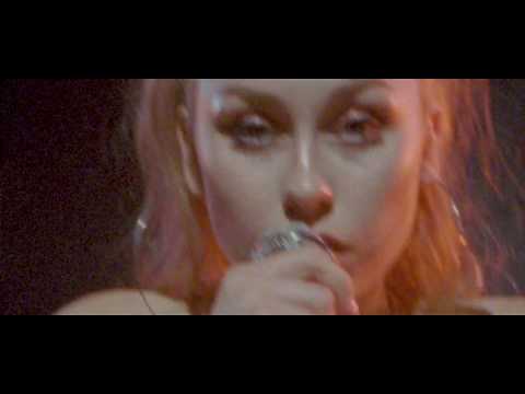 Leyla Blue - "Songs For Boys That Didn't Text Me Back" Performance Video