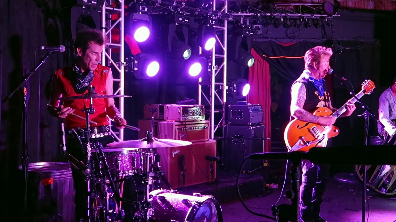 STRAY CATS - I WON'T STAND IN YOUR WAY - REVOLUTION BAR 8/2/19