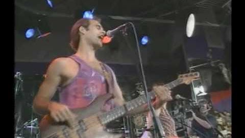 Chris Bottomley & Brainfudge perform "Sky is Fallin