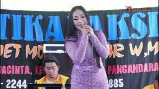 Dua Lalaki Voc. Yayah Andriani - Mustika Paksi