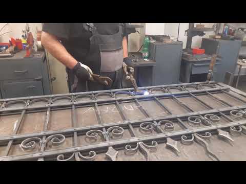 Video: Výroba a montáž kovových plotov