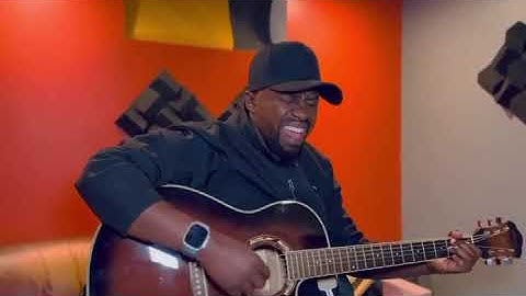 HUYU NDIYE GODSAVE SAKAFU ALIYEKUWA MUME WA ANGEL BENARD KABLA YA KWENDA KUOLEWA MAREKANI.