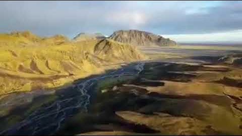 وهى تجرى بهم في موج كالجبال ... القارئ محمد محفوظ