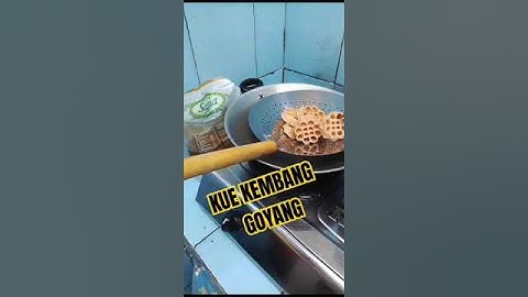 Thumbnail of KUE KEMBANG GOYANG#food#kuekembanggoyang#makananrenyah#streetfood