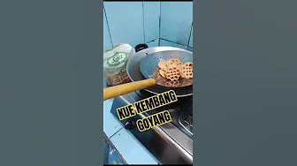 KUE KEMBANG GOYANG#food#kuekembanggoyang#makananrenyah#streetfood